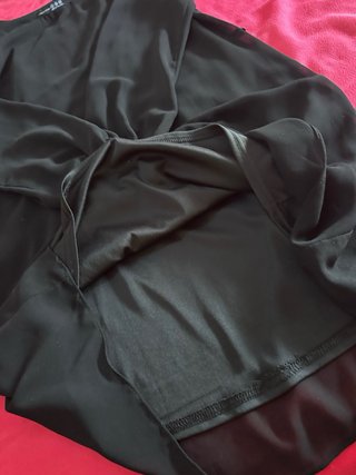 Vestido/blusa negra manga larga satinado.