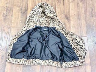 Cazadora mujer Pull&Bear animal print talla S