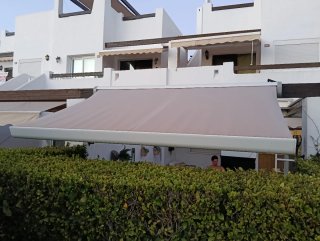 Toldo beige 3m ancho x 2m