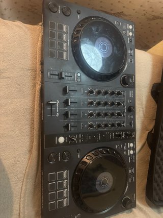 Controlador DJ Pioneer DDJ-FLX6 con maleta