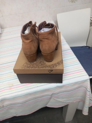 Botines KANGAROOS ante marrones