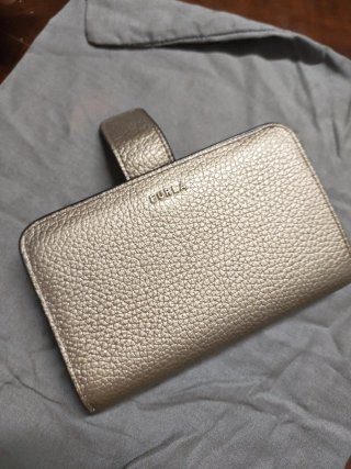 Cartera Furla Dorada