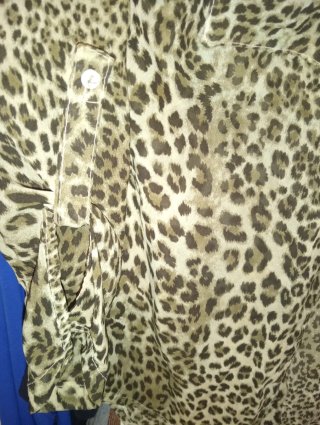 Vestido verde con blusa estampado leopardo