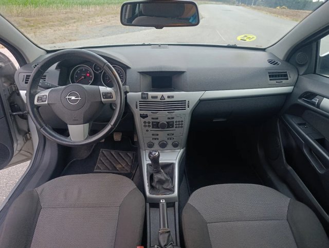 Opel Astra GTC 2009
