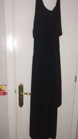 Vestido negro espalda descubierta