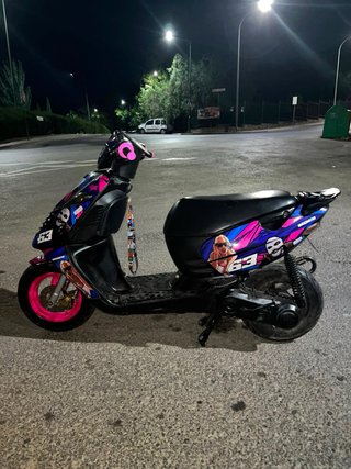 Aprilia Sonic 49cc Scooter