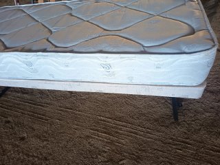 Cama Plegable Beige y Negra