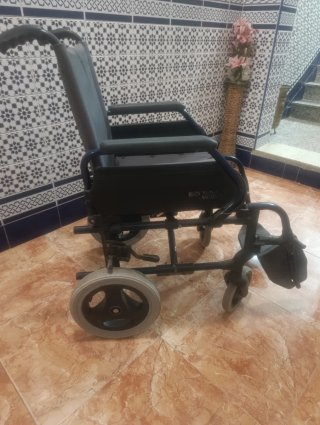 Silla de ruedas en buenas condiciones