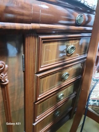 Espejo grande de madera y cristal