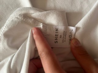 Camiseta Shein con estampado de kiwi
