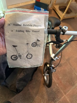 Bicicleta plegable plateada