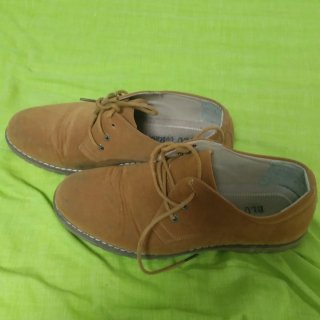 Zapatos de piel marrones