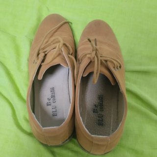 Zapatos de piel marrones
