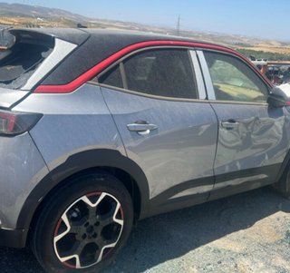 Moldura bajo opel 2797189 98310385zd mokka edition