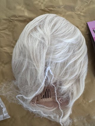 Peluca corta beige Amazon + gorro
