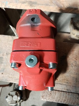 Motor/Bomba Hidráulica Volvo F11-5-8447032 Lote 2