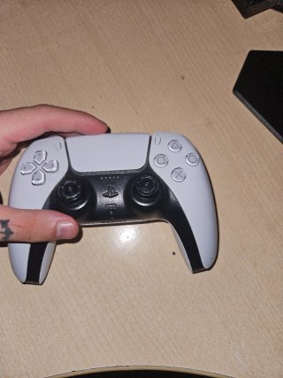 Consola PS5 Negra y Gris