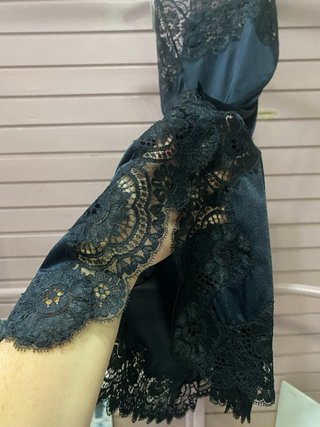 Camisón corto lencero con tirantes y encaje