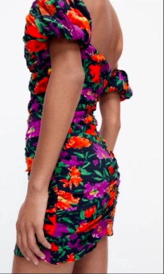 Vestido Zara floral manga abullonada