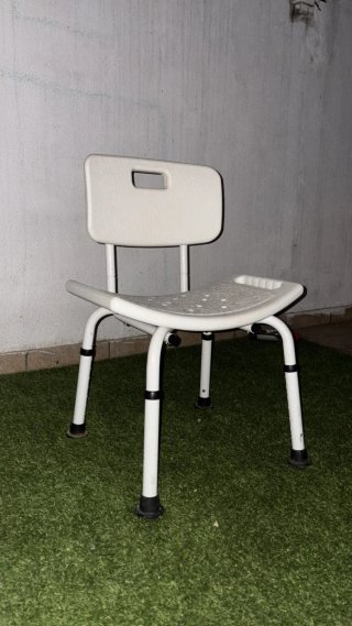 Silla de ducha con respaldo