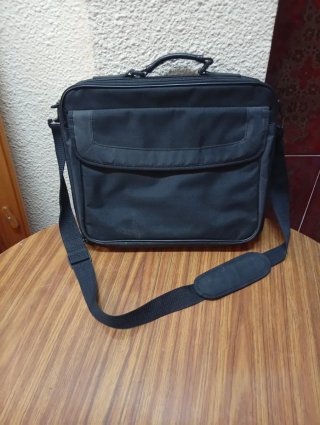 Maleta Targus acolchada portátil 17