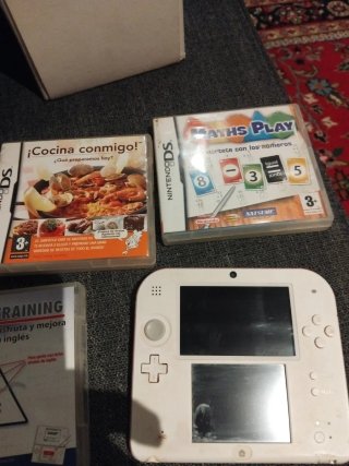 Nintendo 2DS Blanca + 4 Juegos