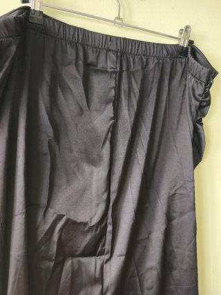 Falda satinada negra talla única