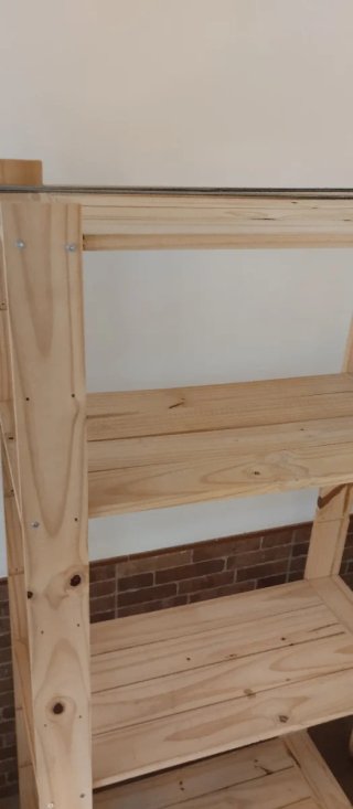Estantería de madera