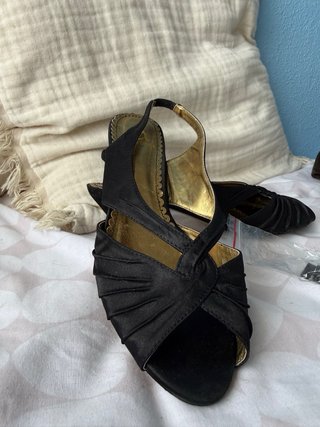 Sandalias de fiesta satén negro tacón + repuesto