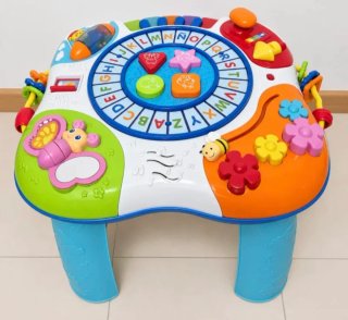 Mesa de actividades infantil