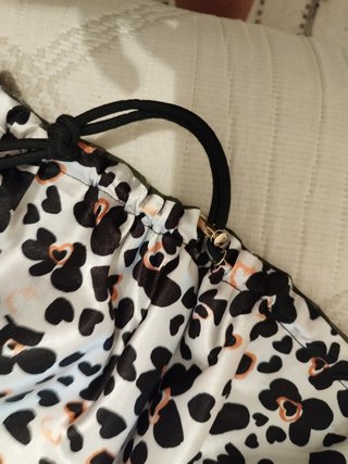 Parka Liu Jo verde con estampado reversible.