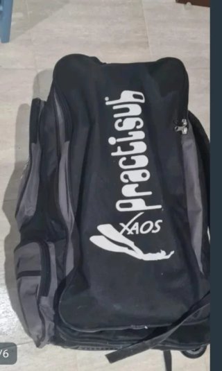 Mochila Practisub Kaos Negra y Gris