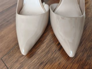 Zapatos de tacón beige