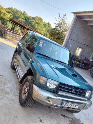 Mitsubishi Montero 2500