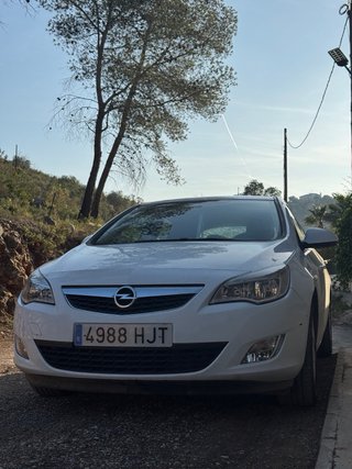 Opel Astra 2012