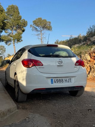 Opel Astra 2012