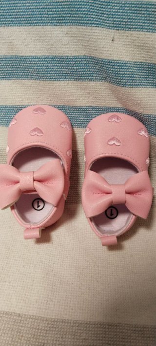 Zapatitos bebé rosa con corazones T19