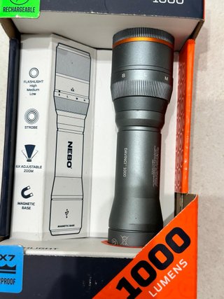 Linterna NEBO DaVinci 1000 Lúmenes Recargable