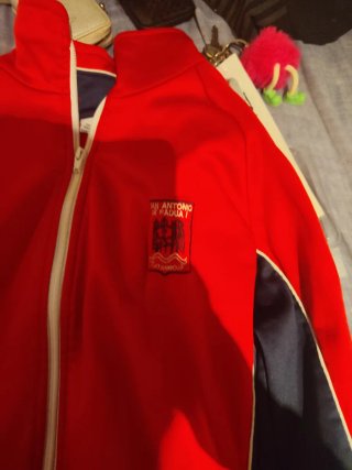 Chaqueta escolar San Antonio de Padua talla 16 año