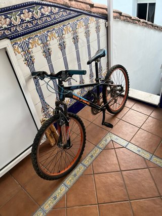 Bicicleta con casco de regalo