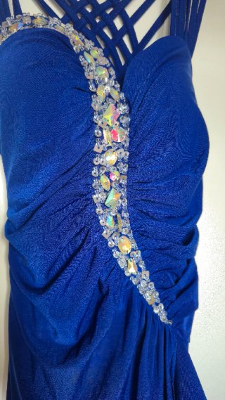 Vestido largo de fiesta azul eléctrico