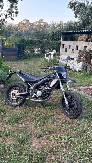 Derbi Senda DRD Supermotard Negra
