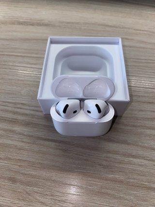 Airpods 4 con Cancelación de Sonido
