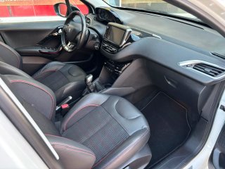 Peugeot 208 2016