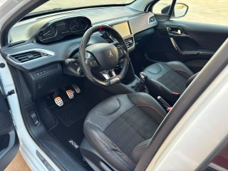 Peugeot 208 2016