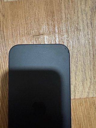 iPhone 15 tiene un golpe en la parte de atrás