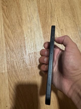 iPhone 15 tiene un golpe en la parte de atrás