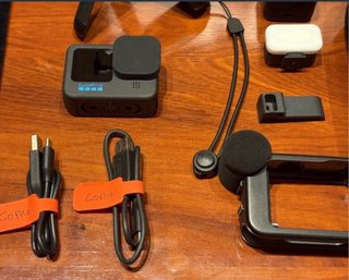 GoPro Hero 11 Black Creator Edition COMPLETA + Ext