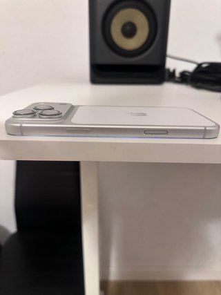 iPhone 17 Pro Max Plata - Muy buen estado