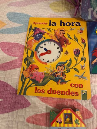 Lote libros infantiles. Mochila y cuadro de regalo